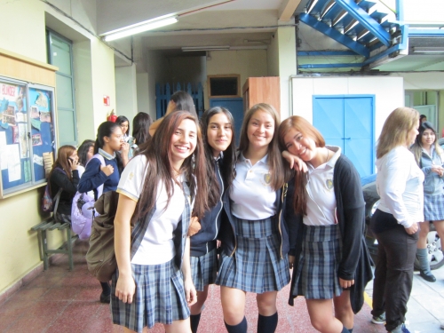 Suena la campana: Sara Blinder recibe a sus estudiantes en el Primer Día de Clases